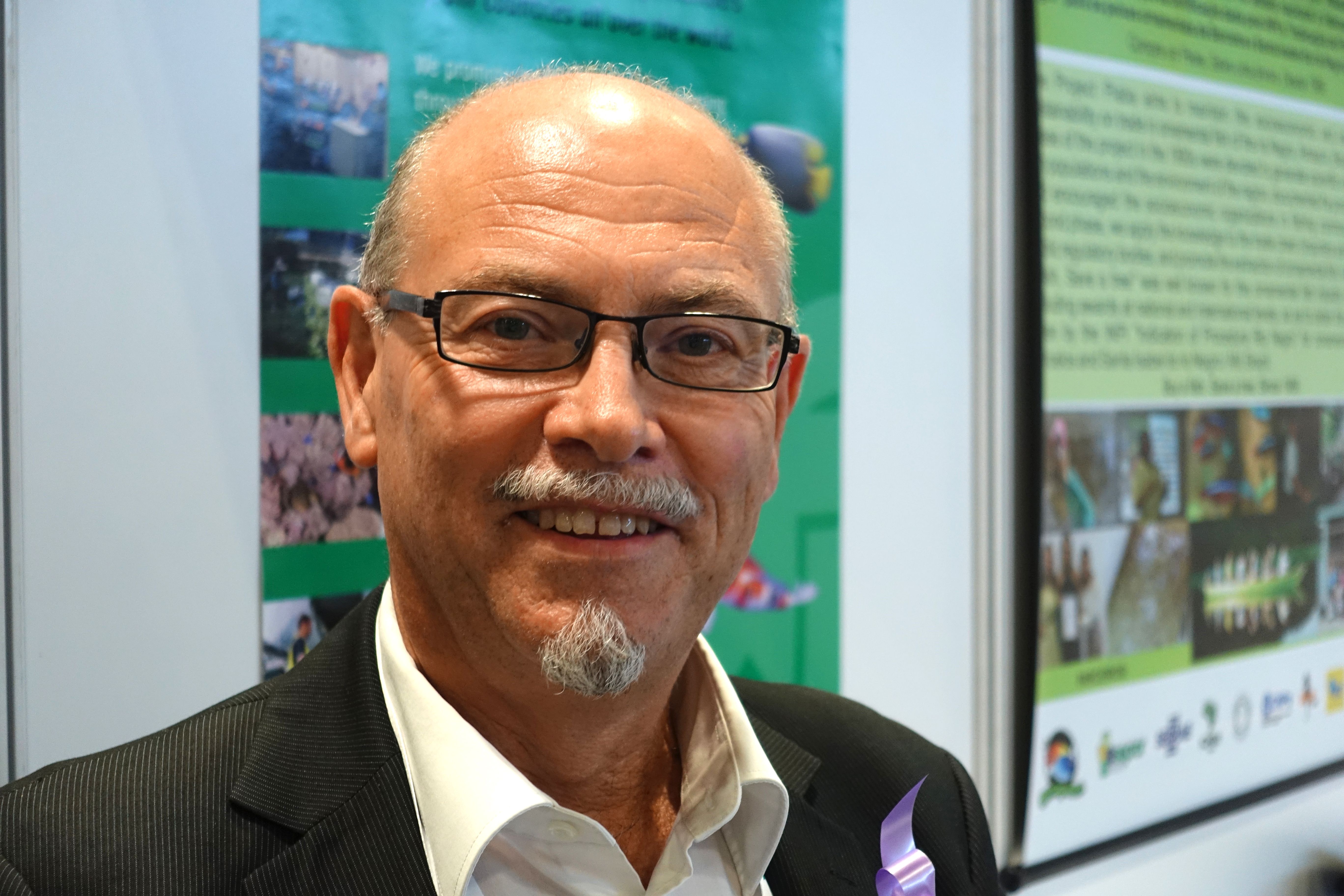 比利時杰洛·巴斯利爾（GERALD BASSLEER）博士